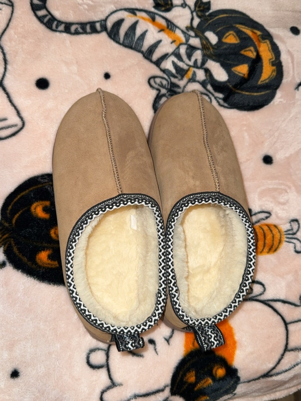 Cozy Faux-Suede Lined Women’s Slippers - Taupe
